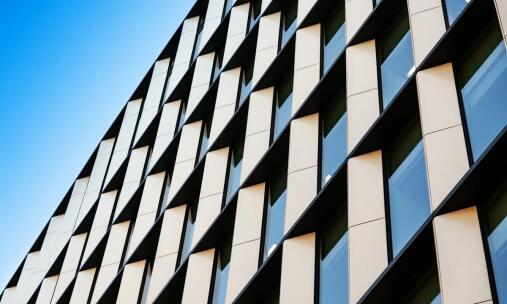 Elewacje budynków: jak nowoczesne technologie wpływają na ochronę ich?