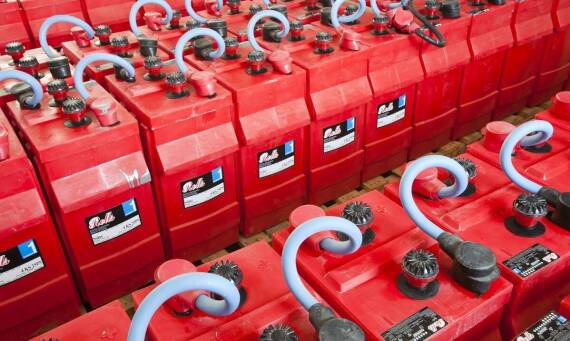 Rola akumulatorów do ciągników w optymalizacji pracy rolniczych maszyn