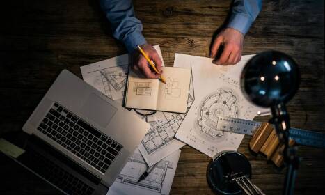 Jakie są kluczowe wyzwania w montażu na podstawie technicznej dokumentacji?