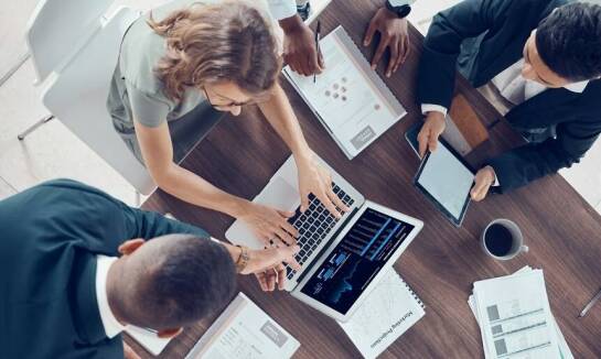 Jak firma dostosowuje się do indywidualnych potrzeb klientów?