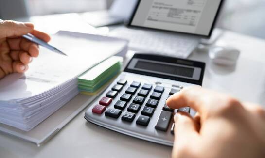 Ubezpieczenia należności: kluczowe korzyści dla małych i średnich przedsiębiorstw.