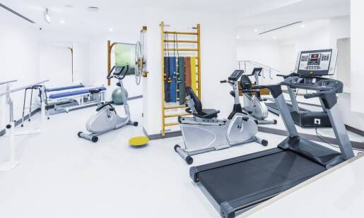 Jakie preparaty wspomagają utrzymanie czystości w sportowych obiektach?
