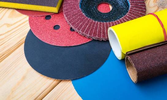 Optymalizacja kosztów poprzez stosowanie przemysłowych technicznych czyściw