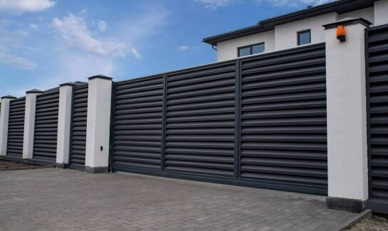 Bezpieczeństwo i funkcjonalność dzięki panelowym ogrodzeniom