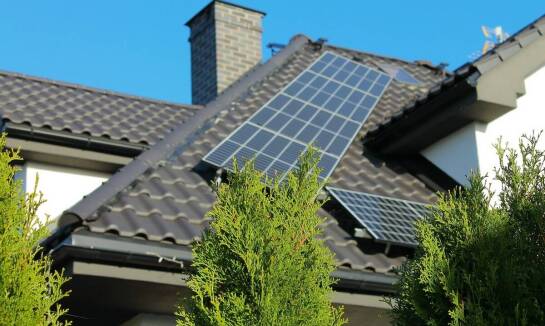 Jakie technologie stosuje się w instalacjach fotowoltaicznych nowoczesnych?