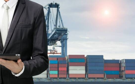 Znaczenie współpracy z profesjonalnymi agencjami celnymi w logistyce.