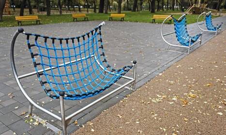 Jakie materiały są używane w produkcji bezpiecznych huśtawek metalowych?