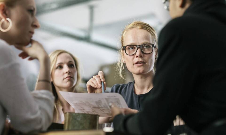 Najważniejsze kroki do zdobycia karty rezydenta w regionie.