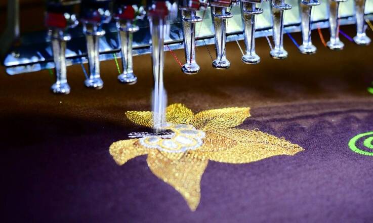 Zastosowanie komputerowego haftu w personalizacji mundurów dla mundurowych służb