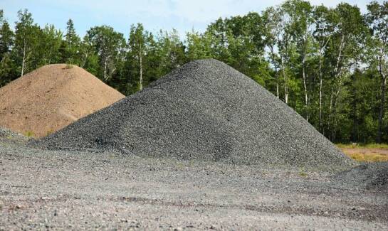 Bazaltowe kruszywa w budowie fundamentów pod infrastrukturę energetyczną