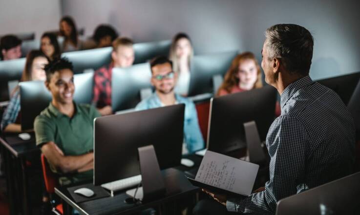 Edukacja inwestycyjna w Akademii ANALIZ Jacek Pobłocki w Sopocie
