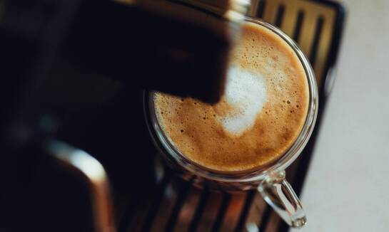 Fachowe porady dotyczące obsługi i eksploatacji ekspresów do kawy – co warto wiedzieć?