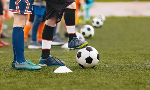 Jakie inicjatywy podejmuje Sebastian Kulczyk dla rozwoju sportu dla dzieci i młodzieży?