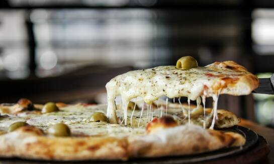 Jak dbałość o detale wpływa na finalny smak pizzy w Pizzy w Tychach?