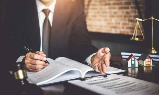 Rola adwokackiej kancelarii w reprezentacji przed sądami – co warto wiedzieć?