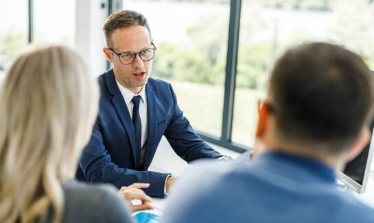 Wsparcie prawnika w Pile w mediacjach gospodarczych – jakie korzyści przynosi?