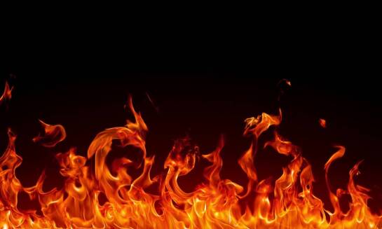 Dlaczego ogień na eventach przyciąga uwagę bardziej niż światło?