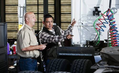 Jak kurs ADR w Bydgoszczy wpływa na rozwój kariery kierowcy?