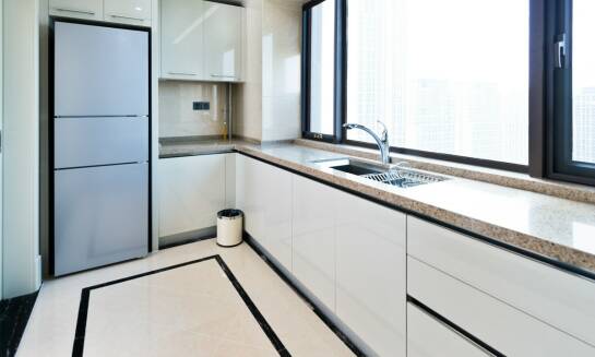 Dostęp do łazienki i kuchni w pracowniczych noclegach – wygoda dla gości