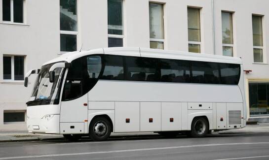 Wynajem autokarów do organizacji transportu na wycieczki szkolne
