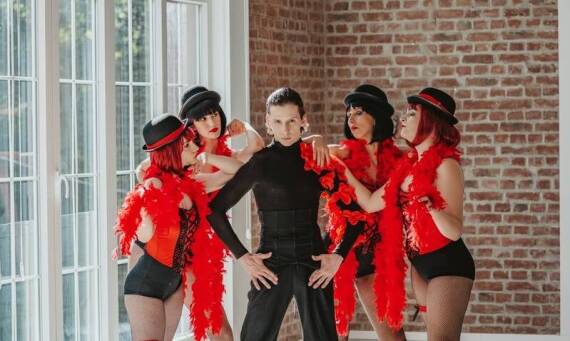 Szkoła burleski: co oferuje miłośnikom sztuki scenicznej i tańca?