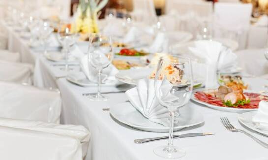 Catering dla firm - jak Zajazd wspiera biznesowe wydarzenia?