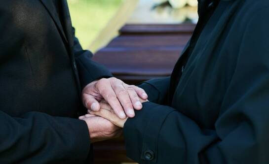 Jak długo trwa żałoba po mężu?