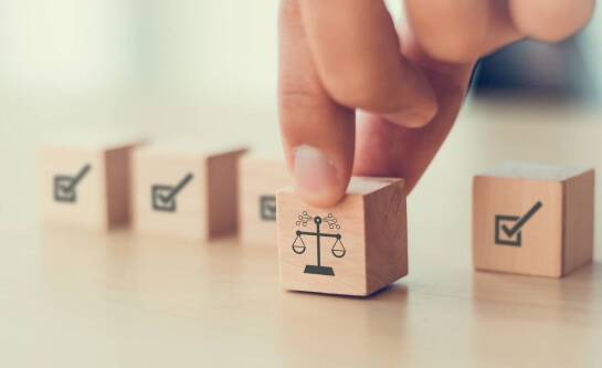 Czym zajmuje się informatyka, a czym technologia informacyjna?