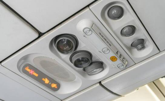 Od jakiego wieku dziecko może lecieć samolotem?