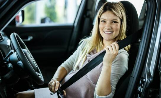 Od którego miesiąca ciąży nie należy zapinać pasów bezpieczeństwa?