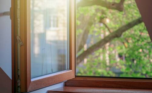 Jakie są kluczowe zalety montażu zewnętrznych aluminiowych parapetów?