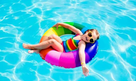 Pływanie dla dzieci w Lubinie – jak rozwijać umiejętności u najmłodszych?