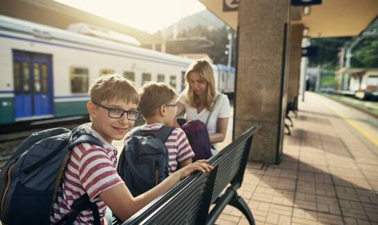 Jakie korzyści oferują busy z Przeworska do Holandii dla rodzin z dziećmi?