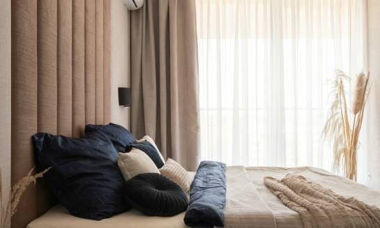 Wczasy w Ustroniu Morskim: co oferują pokoje z lodówkami i czajnikami?