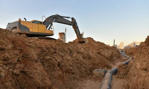 Wykorzystanie koparki w projektach infrastrukturalnych – co warto wiedzieć?