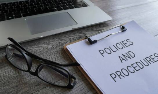 Kluczowe zasady uzyskiwania odszkodowań za szkody w mieniu