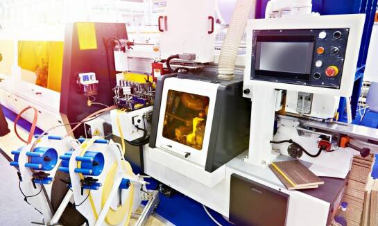 Zastosowanie jednostronnych okleiniarek w optymalizacji procesów stolarskich