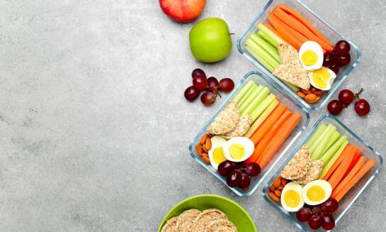 Tania dieta pudełkowa a personalizacja posiłków w dietetycznym cateringu