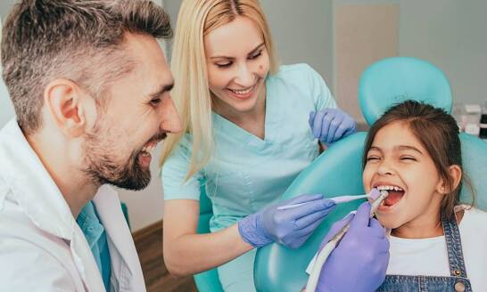 Skuteczne techniki fluoryzacji zębów dla dzieci