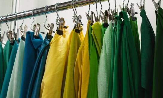 Jakie są najczęstsze błędy w stylizacji, którym zapobiega kolorystyczna analiza?