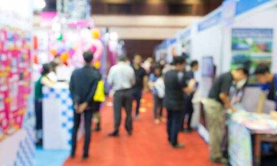 Jakie znaczenie ma personalizacja atrakcji na firmowych eventach?