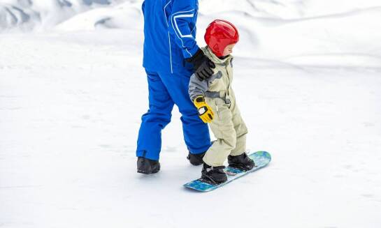 Jak wybrać odpowiedni snowboardowy obóz dla swojego dziecka?