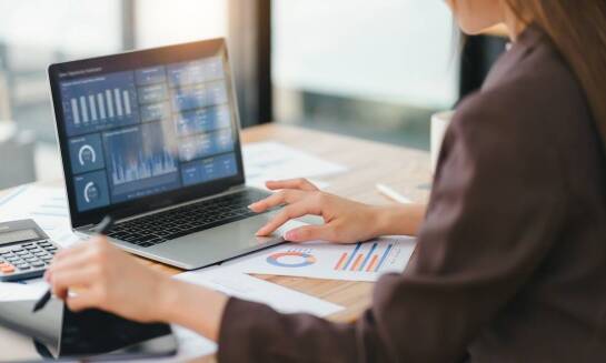 Korzyści z wyboru księgowości online dla przedsiębiorców w Warszawie