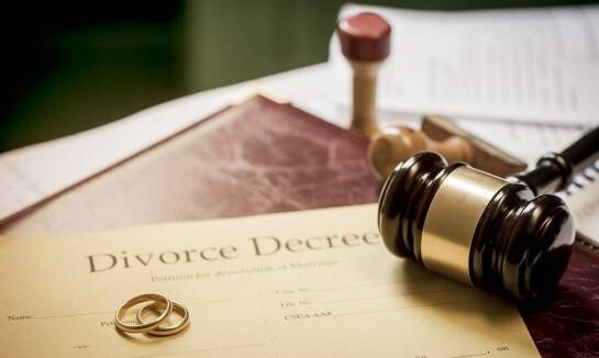 Co warto wiedzieć przed wniesieniem pozwu rozwodowego? Wskazówki od adwokata.