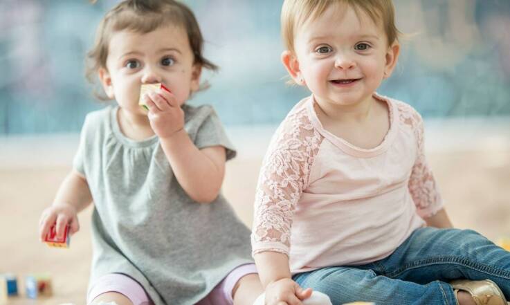 Jakie umiejętności rozwijają się dzięki dwujęzycznym zajęciom w żłobku?