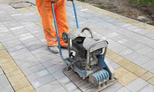 Jakie znaczenie ma odpowiednie przygotowanie podłoża w brukarstwie?