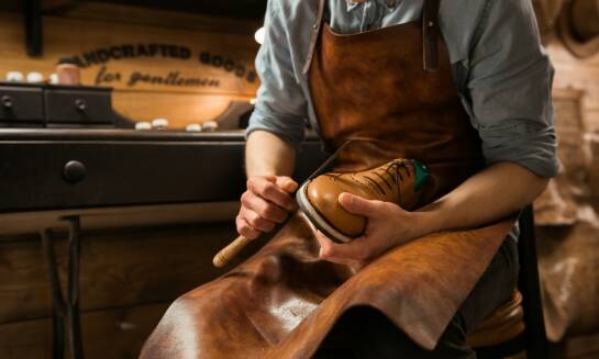 W jaki sposób producent kowbojek zapewnia idealne dopasowanie butów do stopy klienta?