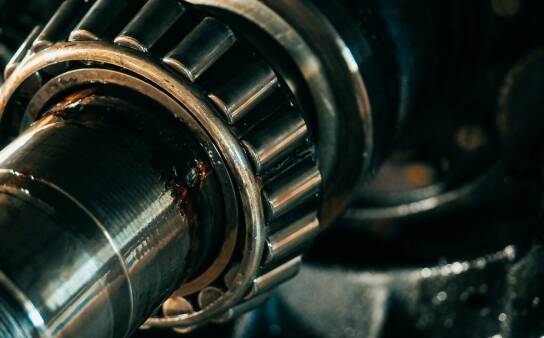 Zatarte łożyska w frezarkach – objawy i rozwiązania