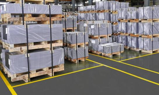 Jak różnorodność rozmiarów paletowych klocków wspiera branżę logistyczną?