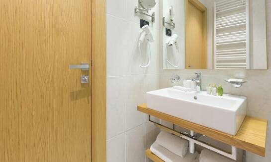 Zastosowanie ergonomicznych rozwiązań w łazienkowych meblach